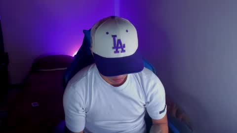 Snapshot of boylatin_777 chatting on 05-07-26, 11:54 miguel online show from 05-07-26, 11:54