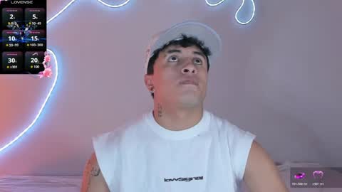 Snapshot of boylatin_777 chatting on 05-31-26, 06:10 miguel online show from 05-31-26, 06:10