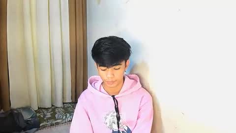 Snapshot of boynextdoor4ux chatting on 05-11-26, 04:04 HI IM JAMES DONT FORGET GIVE ME THUMBS UP AND JOIN TO MY FANCLUB online show from 05-11-26, 04:04