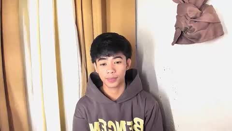 Snapshot of boynextdoor4ux chatting on 06-08-26, 02:17 HI IM JAMES DONT FORGET GIVE ME THUMBS UP AND JOIN TO MY FANCLUB online show from 06-08-26, 02:17