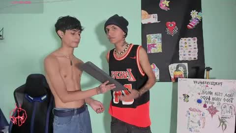 Snapshot of boys4hot_777 chatting on 05-11-26, 07:11 boys4hot_777 online show from 05-11-26, 07:11