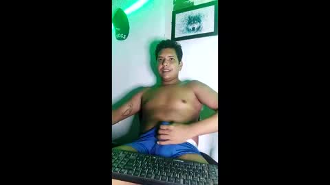 Snapshot of boysex1124 chatting on 04-25-26, 04:15 andrew online show from 04-25-26, 04:15