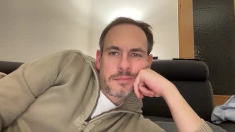 boytoyhh online show from 11-25-25, 07:58