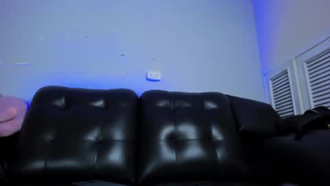 Snapshot of boysweet_boys chatting on 01-11-25, 01:06 Paul and Max online show from 01-11-25, 01:06