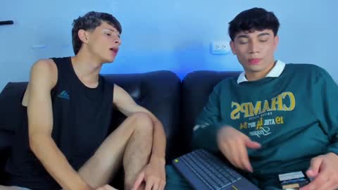 Snapshot of boysweet_boys chatting on 01-28-25, 09:19 Paul and Max online show from 01-28-25, 09:19