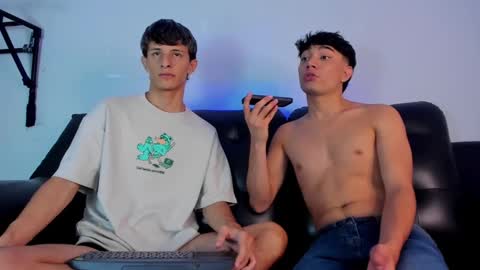 Snapshot of boysweet_boys chatting on 02-25-25, 10:18 Paul and Max online show from 02-25-25, 10:18