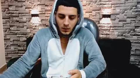 Snapshot of boyxsluts chatting on 12-20-24, 07:22 MAX online show from 12-20-24, 07:22