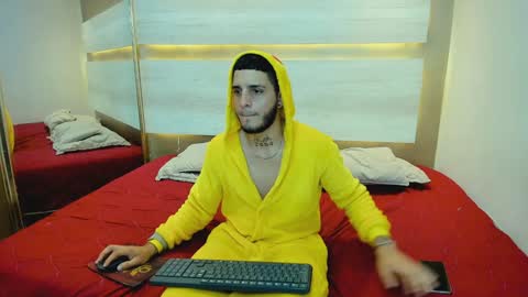 Snapshot of boyxsluts chatting on 12-21-24, 05:03 MAX online show from 12-21-24, 05:03