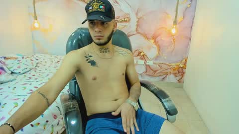 Snapshot of boyxsluts chatting on 12-23-24, 05:39 MAX online show from 12-23-24, 05:39