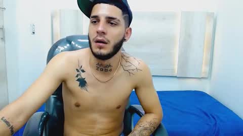 Snapshot of boyxsluts chatting on 12-28-24, 10:25 MAX online show from 12-28-24, 10:25