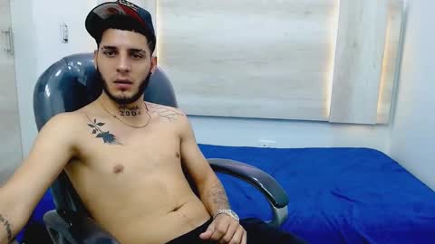 Snapshot of boyxsluts chatting on 12-29-24, 09:28 MAX online show from 12-29-24, 09:28