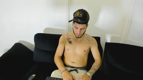 Snapshot of boyxsluts chatting on 01-02-25, 09:39 MAX online show from 01-02-25, 09:39