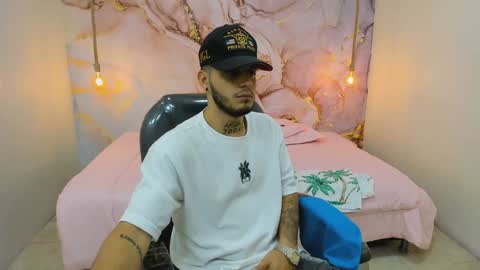 Snapshot of boyxsluts chatting on 01-09-25, 08:44 MAX online show from 01-09-25, 08:44