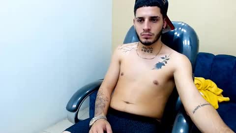 Snapshot of boyxsluts chatting on 01-12-25, 11:28 MAX online show from 01-12-25, 11:28