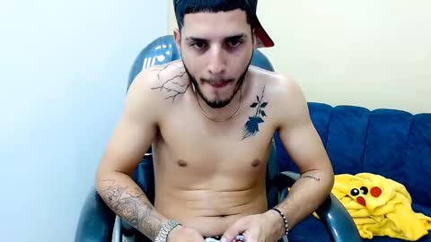 Snapshot of boyxsluts chatting on 01-12-25, 02:30 MAX online show from 01-12-25, 02:30