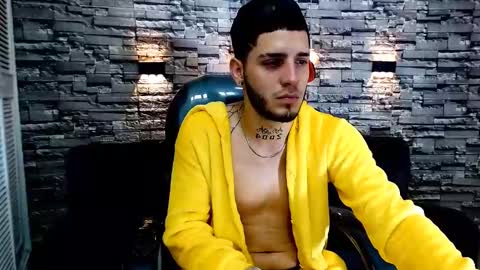 Snapshot of boyxsluts chatting on 01-14-25, 10:34 MAX online show from 01-14-25, 10:34