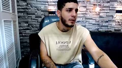 Snapshot of boyxsluts chatting on 01-16-25, 11:48 MAX online show from 01-16-25, 11:48