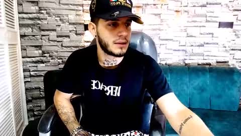 Snapshot of boyxsluts chatting on 01-19-25, 04:01 MAX online show from 01-19-25, 04:01