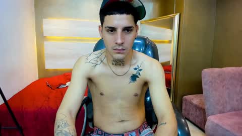 Snapshot of boyxsluts chatting on 01-21-25, 09:46 MAX online show from 01-21-25, 09:46