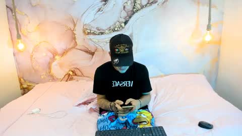 Snapshot of boyxsluts chatting on 01-23-25, 01:13 MAX online show from 01-23-25, 01:13