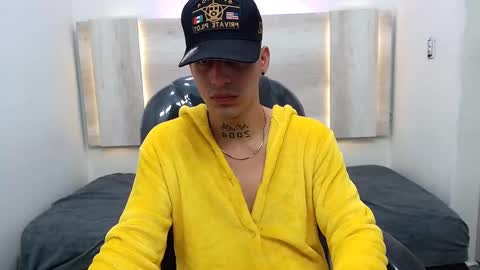 Snapshot of boyxsluts chatting on 01-29-25, 02:19 MAX online show from 01-29-25, 02:19