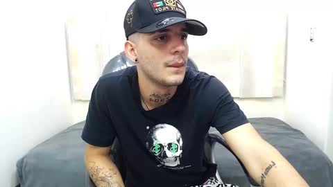 Snapshot of boyxsluts chatting on 02-01-25, 02:16 MAX online show from 02-01-25, 02:16