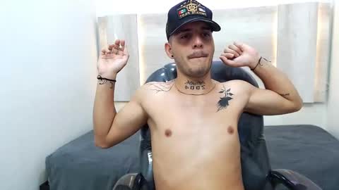 Snapshot of boyxsluts chatting on 02-02-25, 07:30 MAX online show from 02-02-25, 07:30