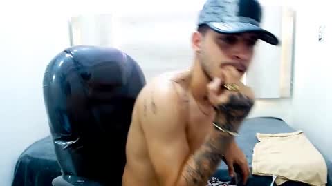 Snapshot of boyxsluts chatting on 02-10-25, 05:52 MAX online show from 02-10-25, 05:52