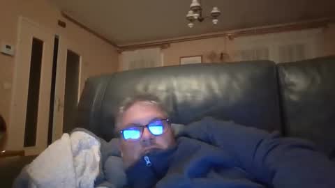 bozo81 online show from 10-24-25, 07:43