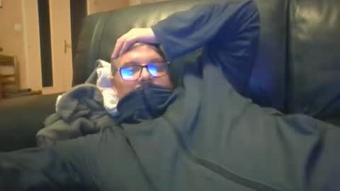 bozo81 online show from 12-04-25, 04:48