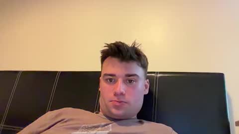 Snapshot of bozolunisz chatting on 06-05-26, 06:57 Jeff online show from 06-05-26, 06:57