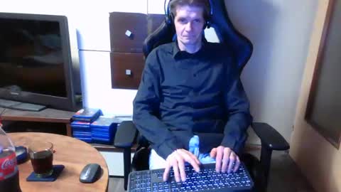 Snapshot of bponie1 chatting on 12-04-24, 01:47 bponie1 online show from 12-04-24, 01:47