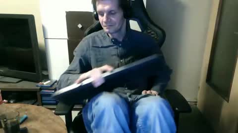 Snapshot of bponie1 chatting on 01-11-25, 02:09 bponie1 online show from 01-11-25, 02:09