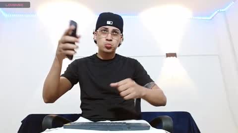 Snapshot of br4ndon_cooper chatting on 11-01-25, 07:49 Brandon online show from 11-01-25, 07:49