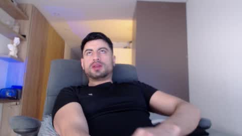 Snapshot of bradley_muscle chatting on 10-21-25, 06:52 Bradley online show from 10-21-25, 06:52