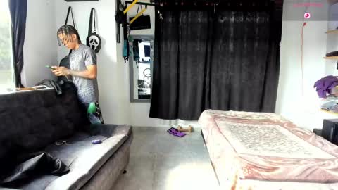 Bradley Strong online show from 04-20-26, 01:47