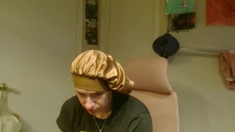Snapshot of braindeadbetty chatting on 04-23-26, 01:02 i am a naughty jedi knight online show from 04-23-26, 01:02