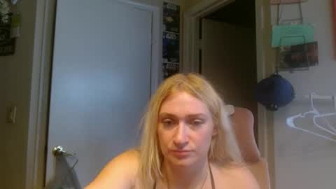Snapshot of braindeadbetty chatting on 05-14-26, 12:28 i am a naughty jedi knight online show from 05-14-26, 12:28