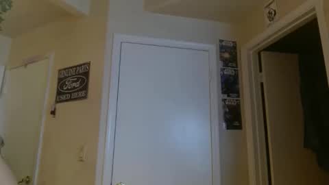 Snapshot of braindeadbetty chatting on 06-03-26, 02:33 i am a naughty jedi knight online show from 06-03-26, 02:33