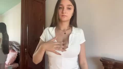 Snapshot of brandeeherout chatting on 06-11-26, 06:11 Lilly online show from 06-11-26, 06:11
