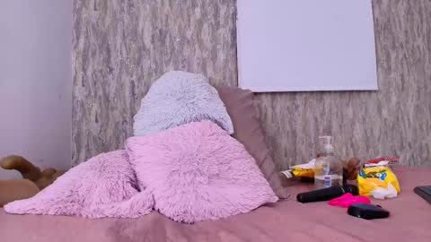 Snapshot of brandhy_velz chatting on 02-12-25, 12:01 Brandhy online show from 02-12-25, 12:01