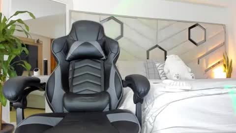 Brandon and Nath online show from 01-23-25, 09:18