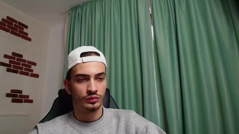 Snapshot of brandontatex chatting on 12-10-24, 01:33 BrandonTateX online show from 12-10-24, 01:33