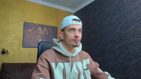 Snapshot of brandontatex chatting on 02-14-25, 11:53 BrandonTateX online show from 02-14-25, 11:53