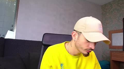 Snapshot of brandontatex chatting on 02-19-25, 12:33 BrandonTateX online show from 02-19-25, 12:33
