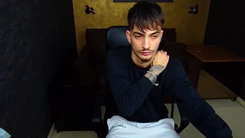 Snapshot of brandontatex chatting on 02-26-25, 04:03 BrandonTateX online show from 02-26-25, 04:03