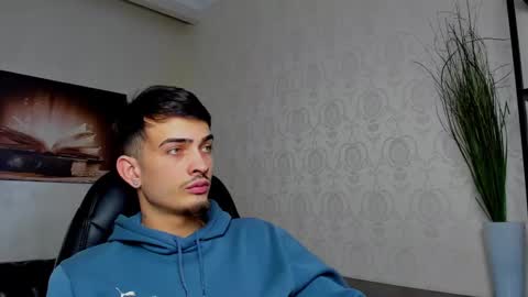 Snapshot of brandontatex chatting on 03-05-25, 03:18 BrandonTateX online show from 03-05-25, 03:18