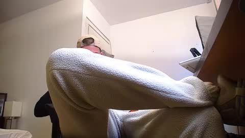 Snapshot of brandontatex chatting on 10-01-25, 04:29 BrandonTateX online show from 10-01-25, 04:29
