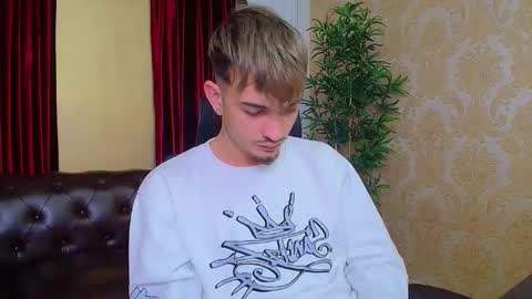 Snapshot of brandontatex chatting on 10-12-25, 10:58 BrandonTateX online show from 10-12-25, 10:58