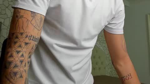 Snapshot of brandontatex chatting on 10-25-25, 10:56 BrandonTateX online show from 10-25-25, 10:56